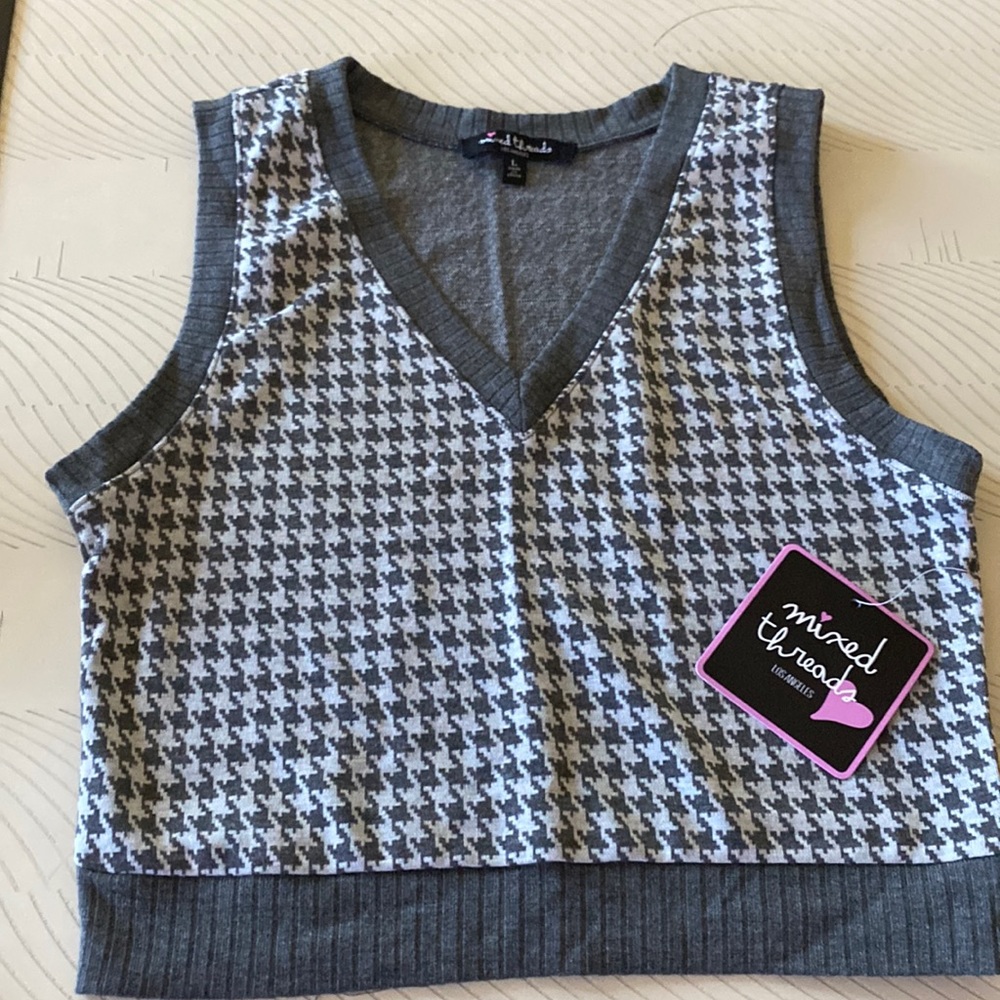 Mixed Threads Houndstooth Vest In Grey Size Large.